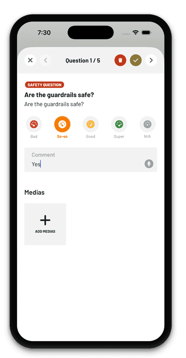 Answering an evaluation question with score, comment, and media